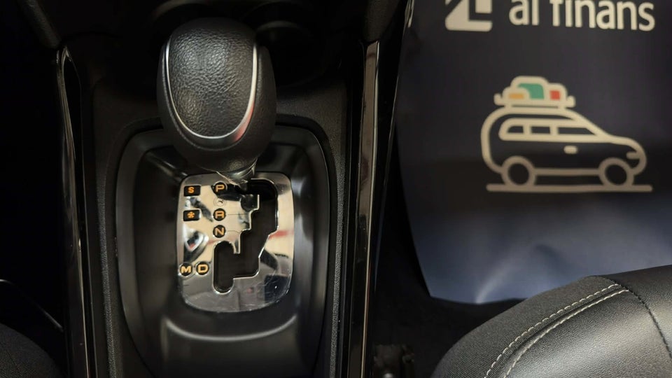 Peugeot 2008 1,2 e-THP 110 Allure Sky EAT6 5d