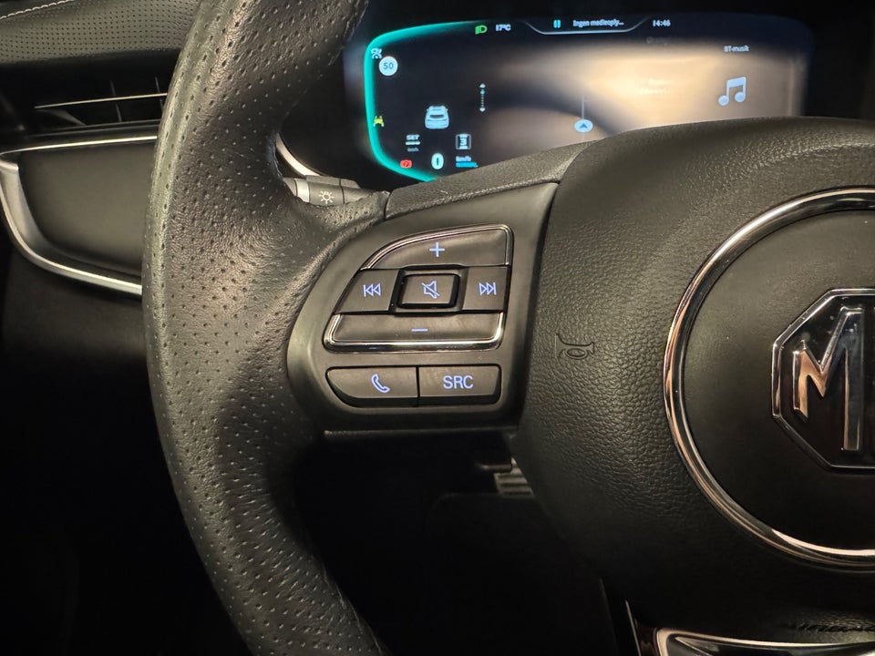 MG Marvel R Luxury 5d