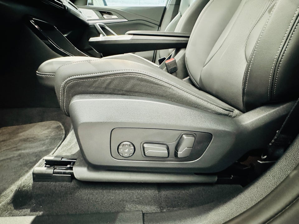 BMW iX1 xDrive30 Fully Charged M-Sport 5d