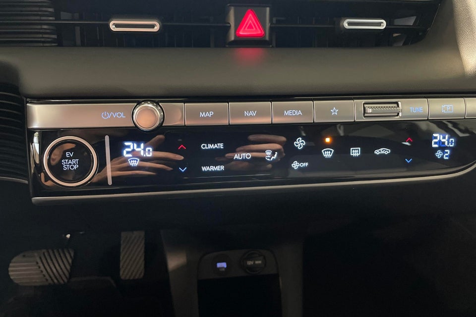 Hyundai Ioniq 5 77 Essential AWD 5d