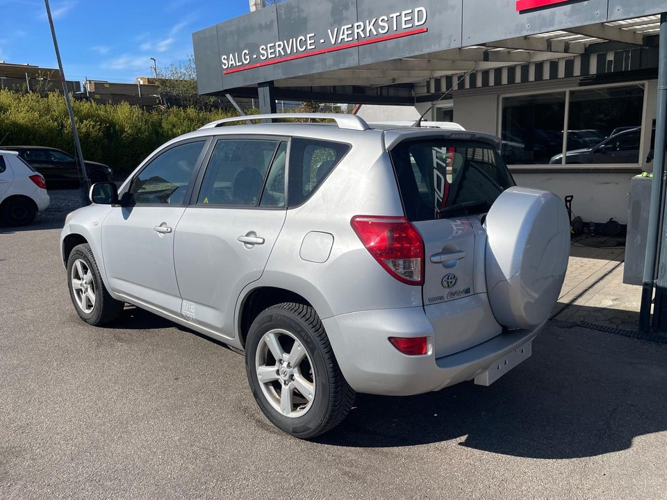 Toyota RAV4 2,0 VVT-i 4x4 Van 5d