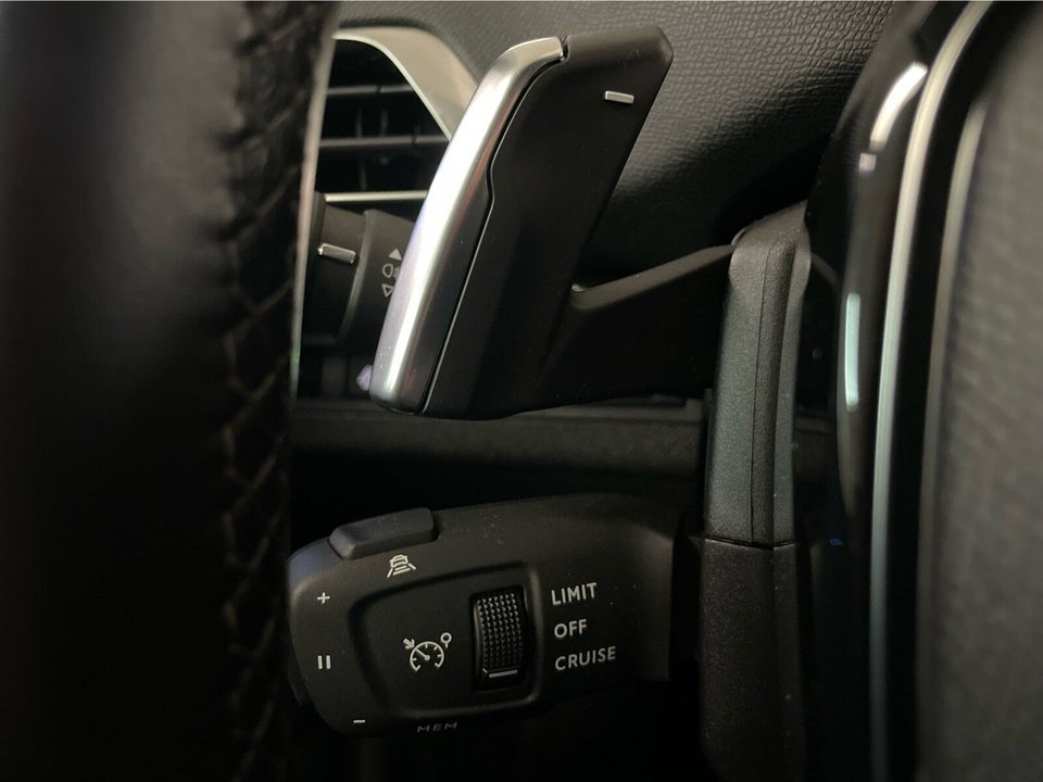 Peugeot 3008 1,5 BlueHDi First Selection EAT8 5d