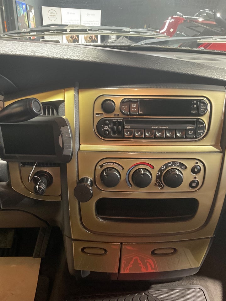 Dodge RAM 1500 5,7 V8 Hemi SLT Quad Cab aut. 4d