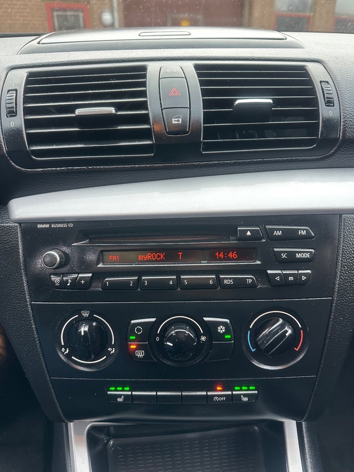 BMW 120i 2,0 Advantage 5d