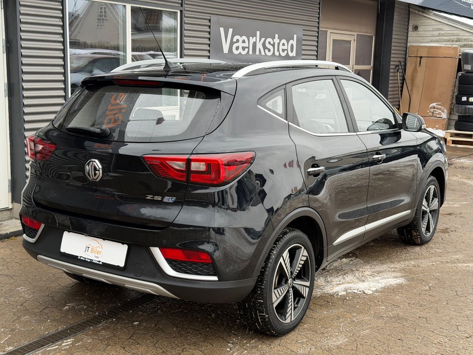 MG ZS EV Luxury 5d