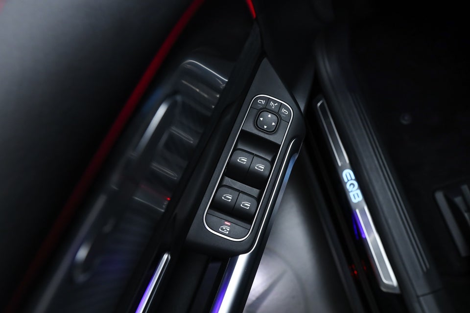 Mercedes EQB350 AMG Line 4Matic 7prs 5d