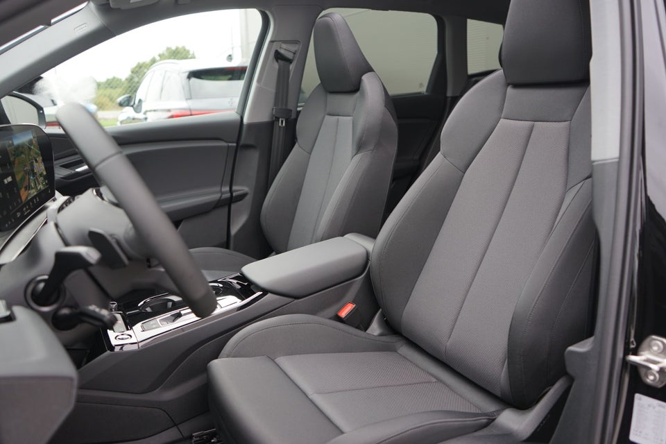 Audi Q6 e-tron S-line quattro 5d