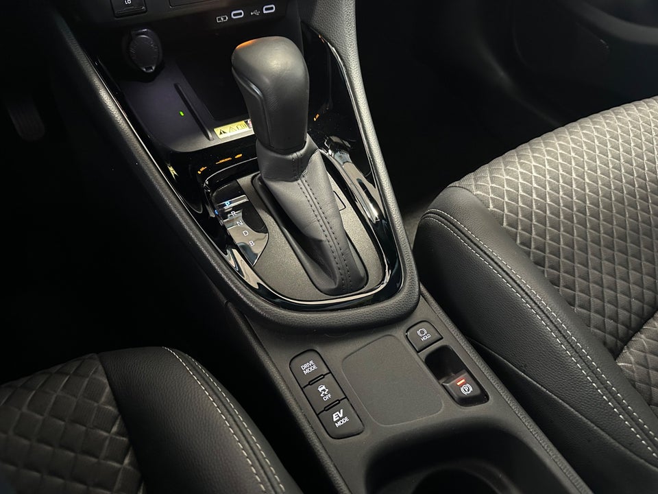 Toyota Yaris 1,5 Hybrid Executive e-CVT 5d