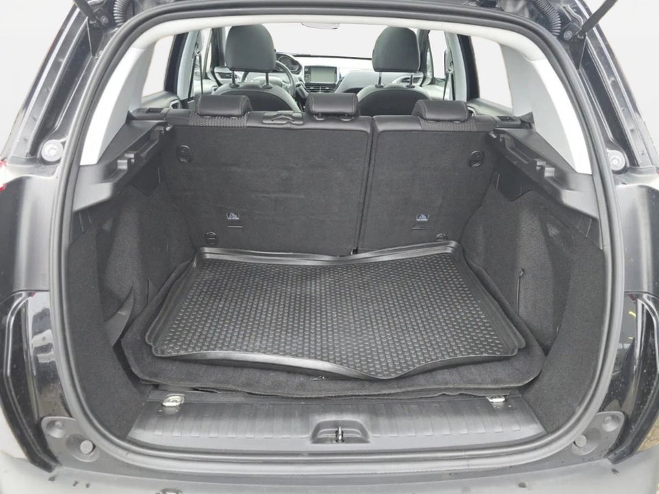 Peugeot 2008 1,2 e-THP 110 Allure Sky 5d