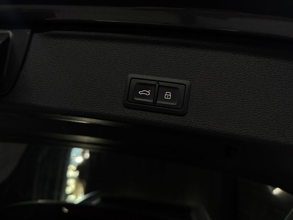 Audi A4 3,0 TDi 272 S-line Avant quattro Tiptr. 5d