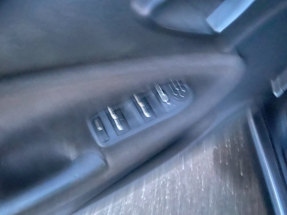 Citroën C5 2,0i 16V Elegance 5d