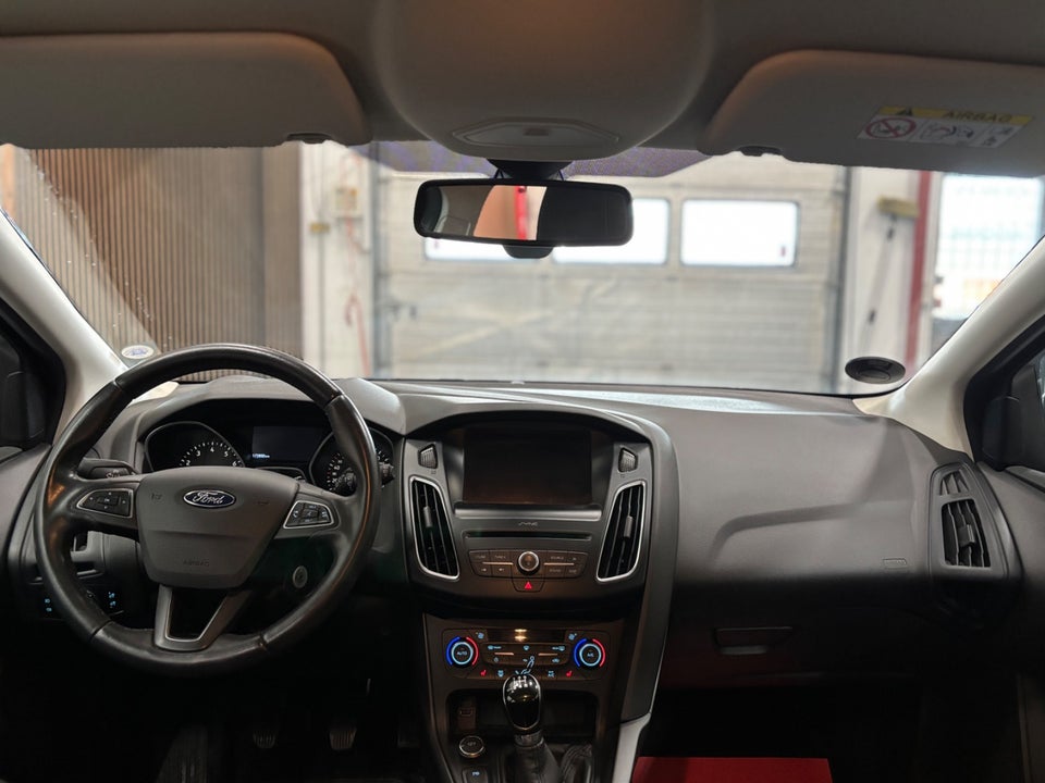 Ford Focus 1,0 SCTi 100 Titanium stc. 5d