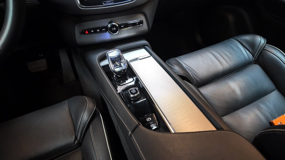 Volvo XC90 2,0 T8 ReCharge Ultimate Dark aut. AWD 7prs 5d