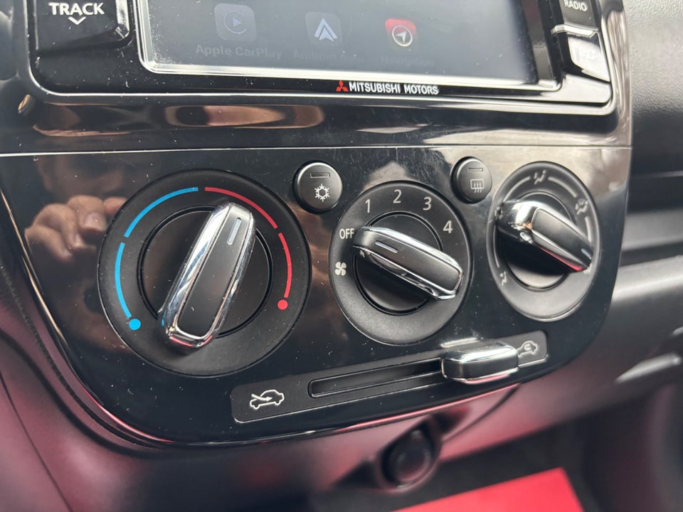 Mitsubishi Space Star 1,2 Invite+ CVT 5d