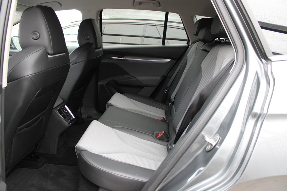 Skoda Enyaq 80 iV Loft 5d