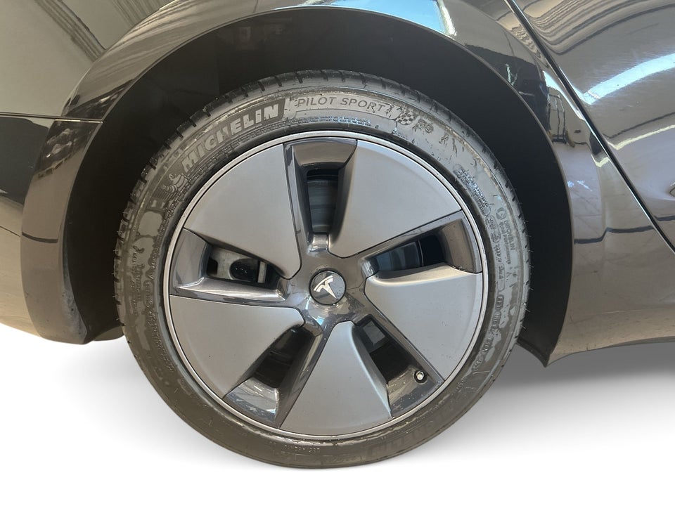 Tesla Model 3 Long Range AWD 4d