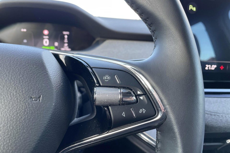 Skoda Enyaq 60 iV Plus 5d