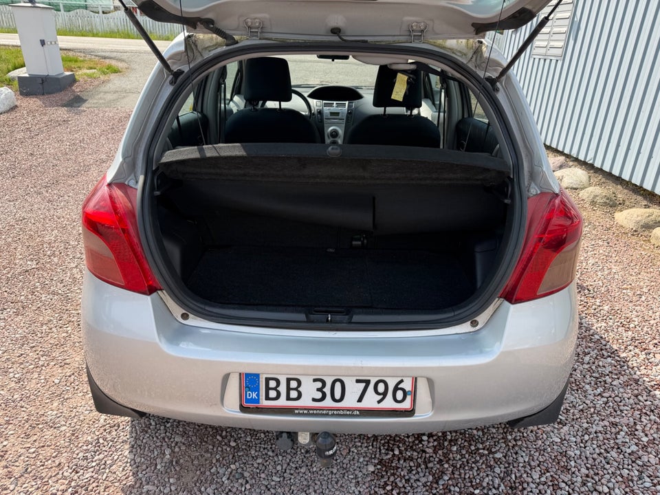Toyota Yaris 1,3 Terra 5d