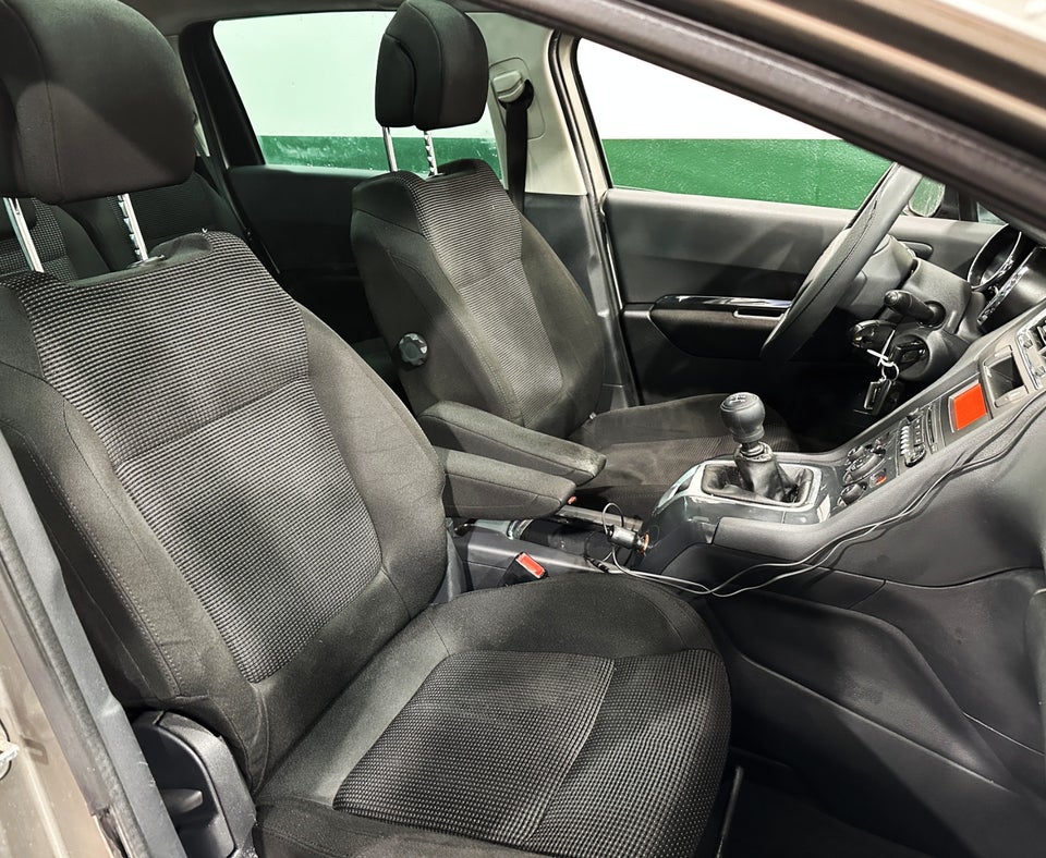 Peugeot 5008 2,0 HDi 150 Premium 7prs 5d