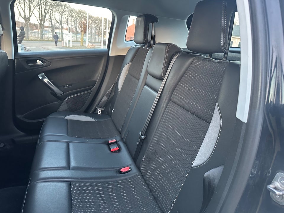 Peugeot 2008 1,2 VTi 82 Allure 5d