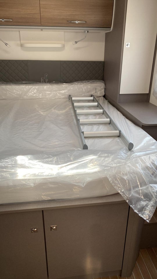 Etrusco T7400QB 2,3 MJT aut. 5d