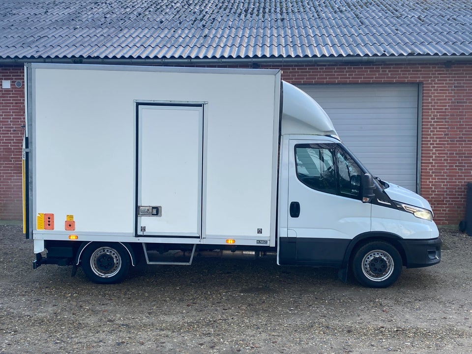 Iveco Daily 2,3 35S16 Alukasse m/lift AG8 2d