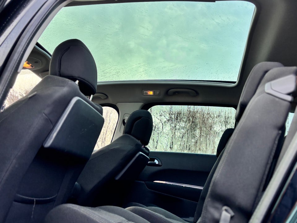 Peugeot 5008 1,6 HDi 112 Premium 5d