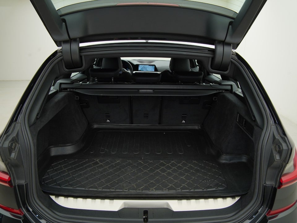 BMW 330e 2,0 Touring M-Sport aut. 5d
