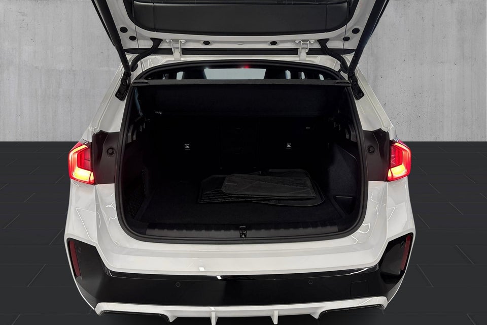 BMW iX1 eDrive20 M-Sport 5d