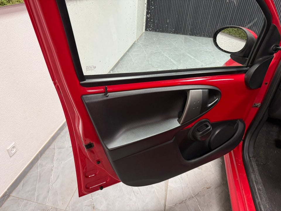 Peugeot 107 1,0 Champion 5d