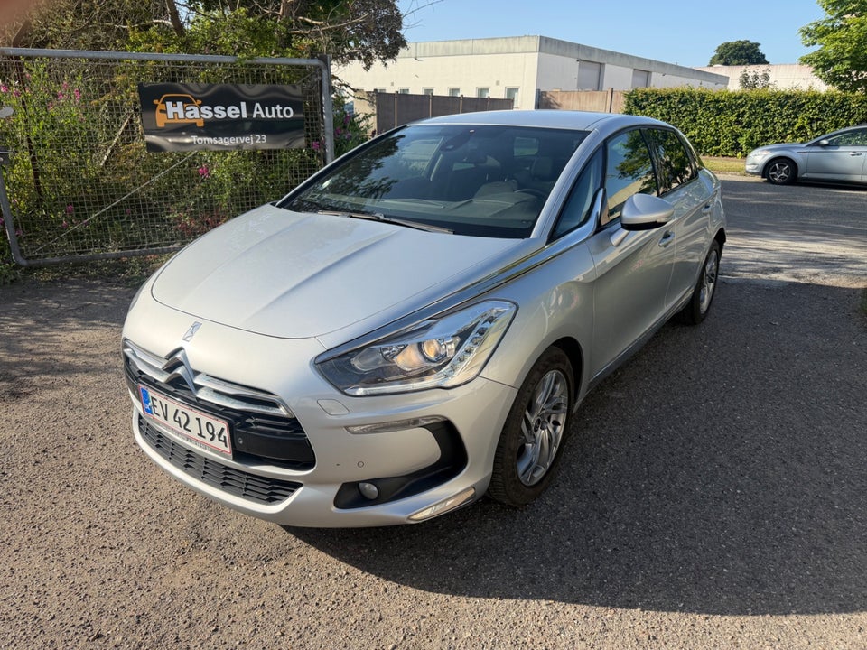 Citroën DS5 1,6 BlueHDi 120 Style 5d