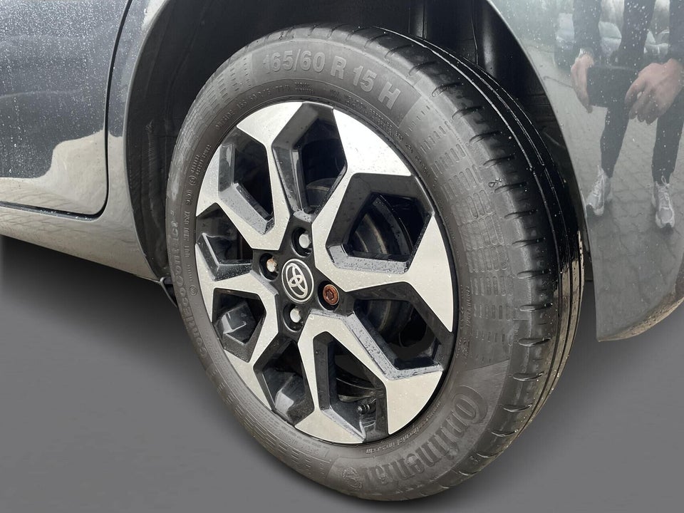 Toyota Aygo 1,0 VVT-i x-press 5d