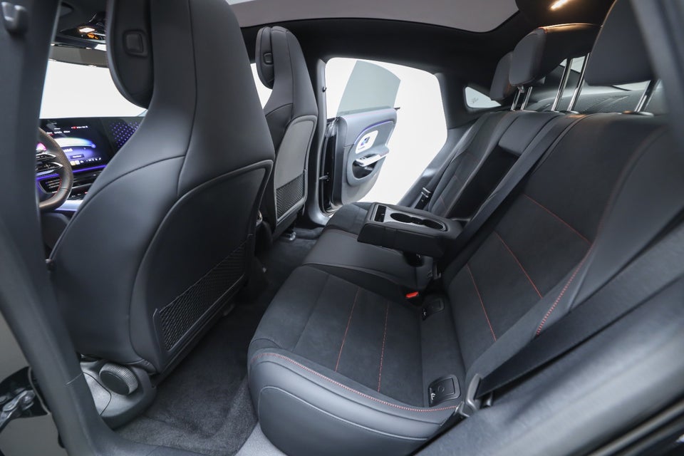 Mercedes CLA250+ EQ AMG Advance Plus 4d