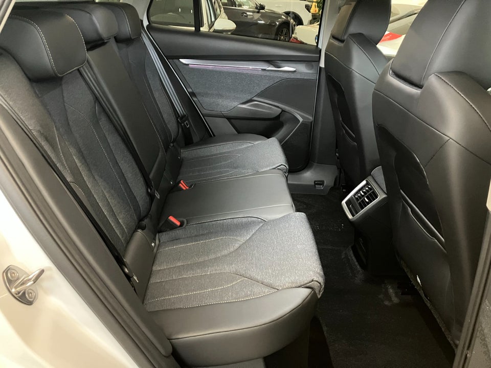 Skoda Elroq 85 iV Loft 5d