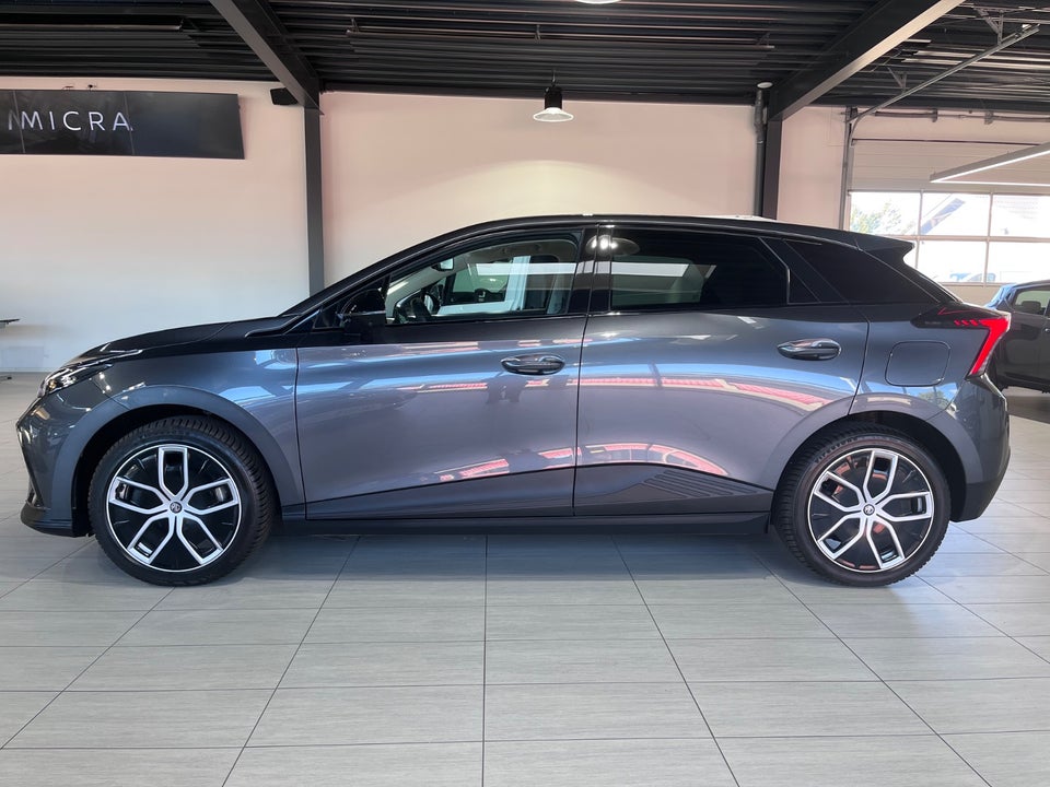 MG MG4 64 Luxury 5d