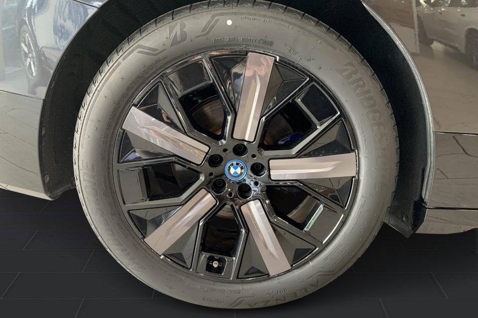 BMW iX xDrive40 Supercharged 5d