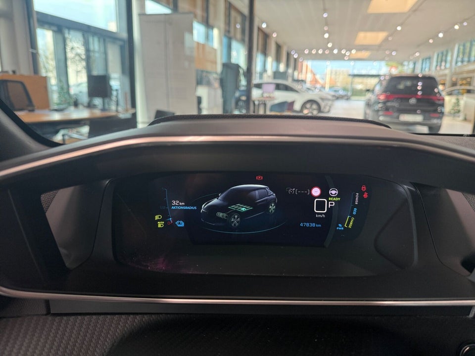 Peugeot e-208 50 GT Pack 5d