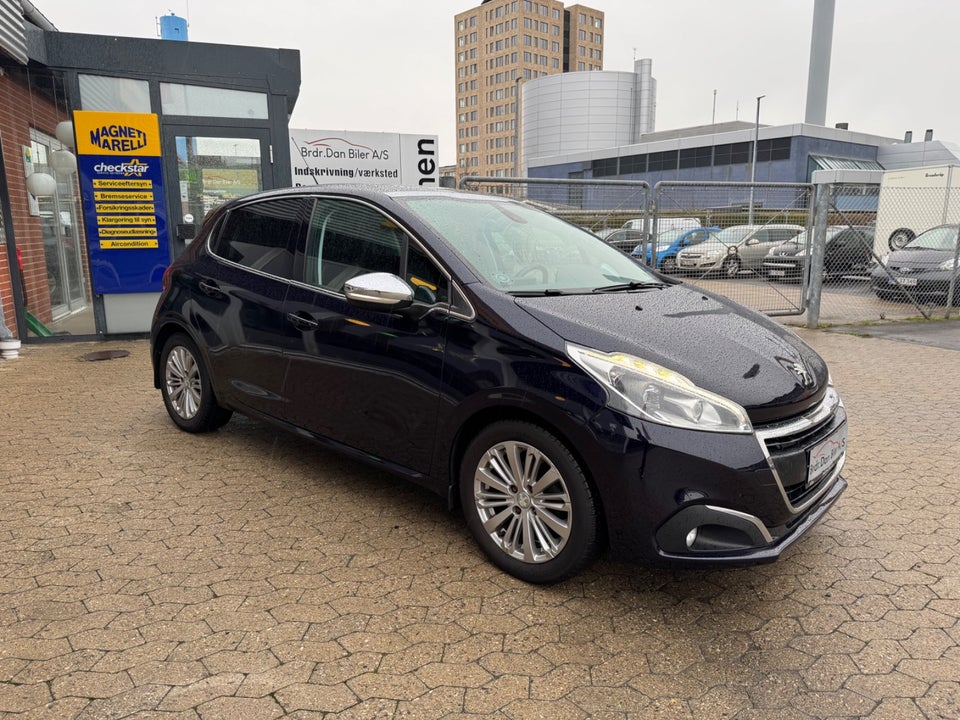 Peugeot 208 1,6 BlueHDi 100 Allure Sky 5d