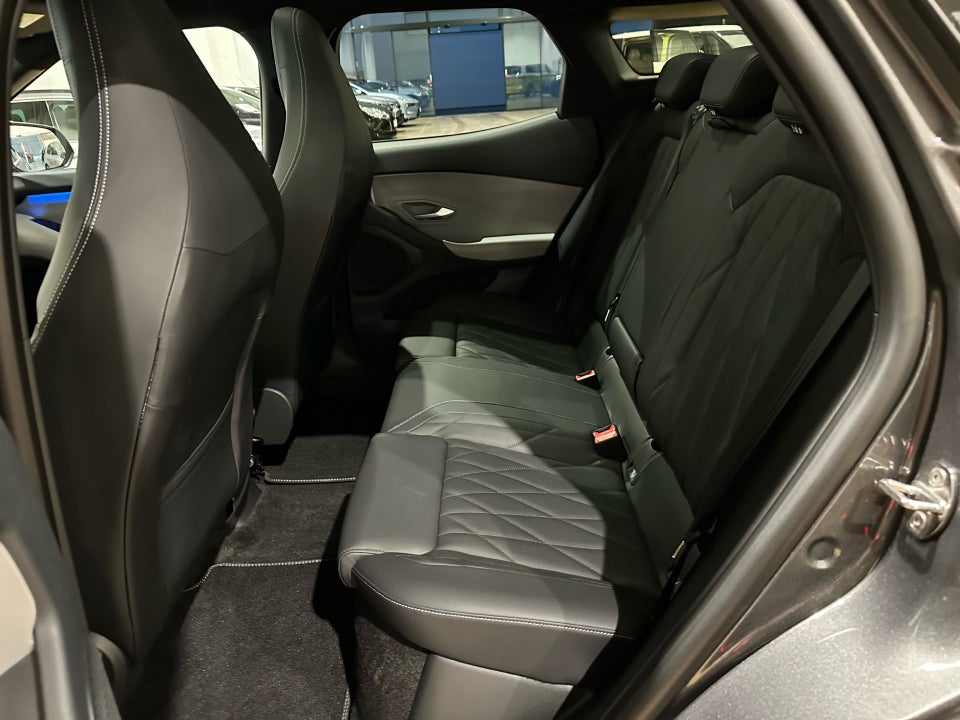 Ford Explorer 82 Premium Extended Range 5d