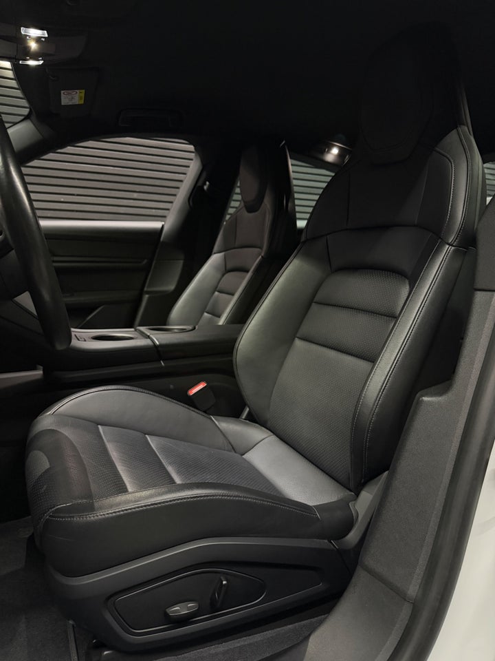 Porsche Taycan 4S 4d
