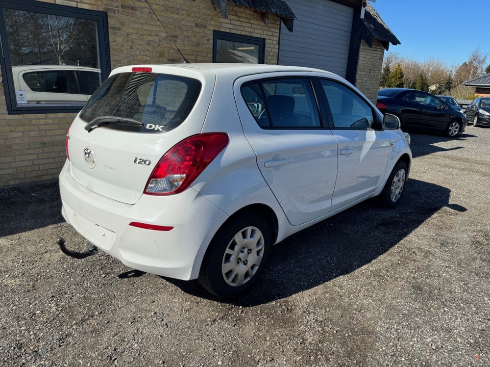 Hyundai i20 1,25 Comfort 5d