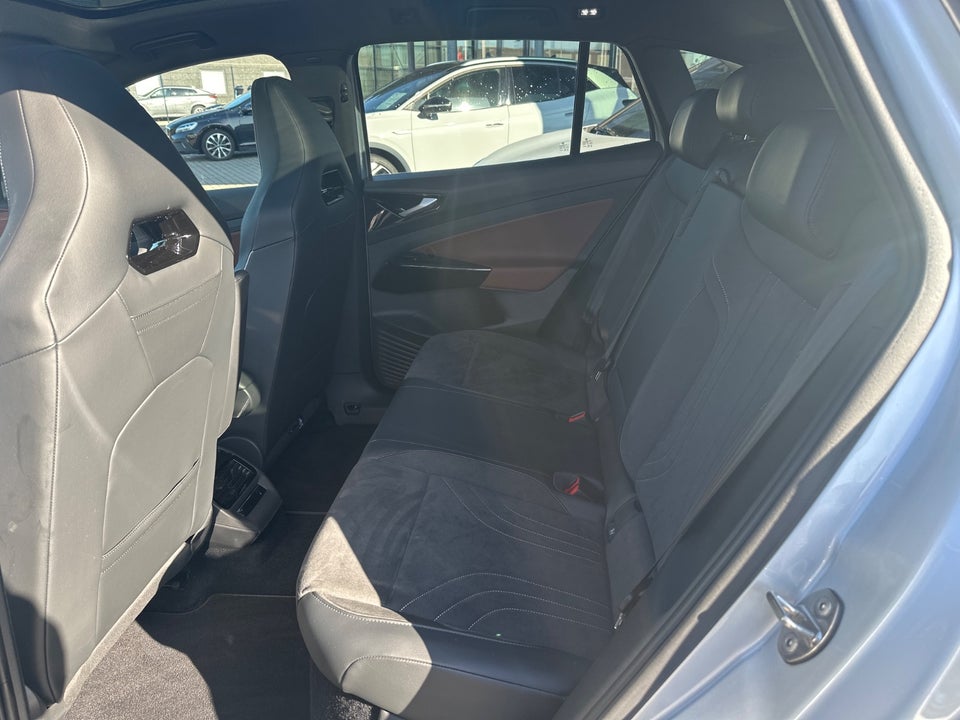 VW ID.4 77 Top Sport 5d