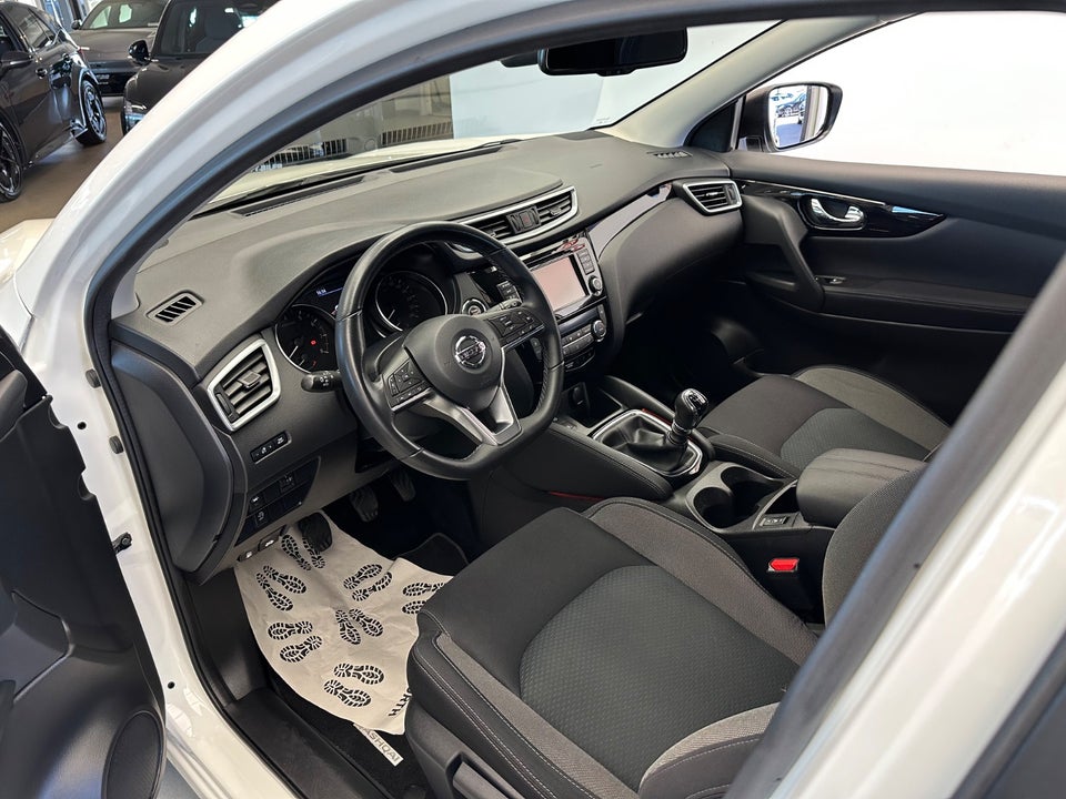 Nissan Qashqai 1,3 Dig-T 140 N-Connecta 5d