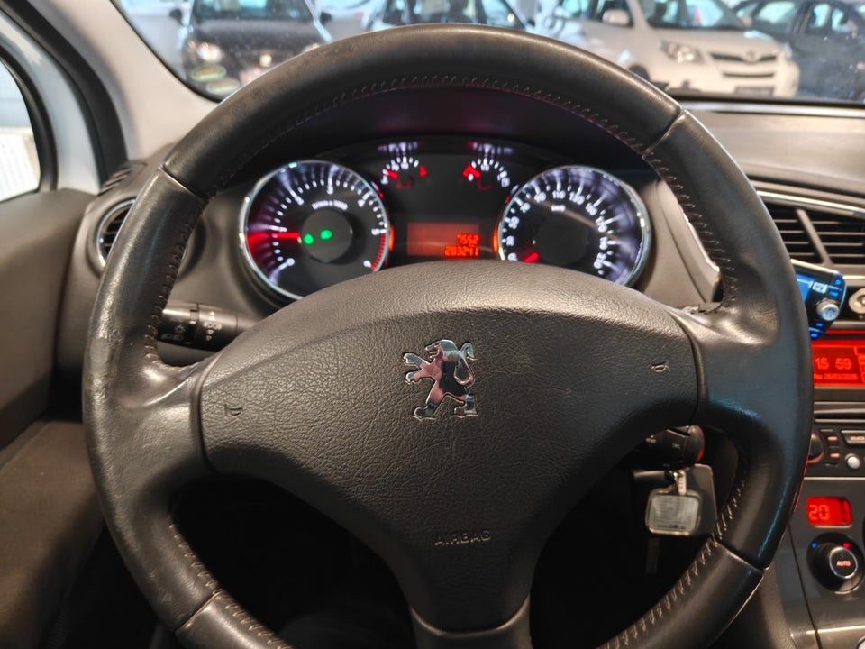 Peugeot 5008 1,6 HDi 109 Premium 7prs 5d