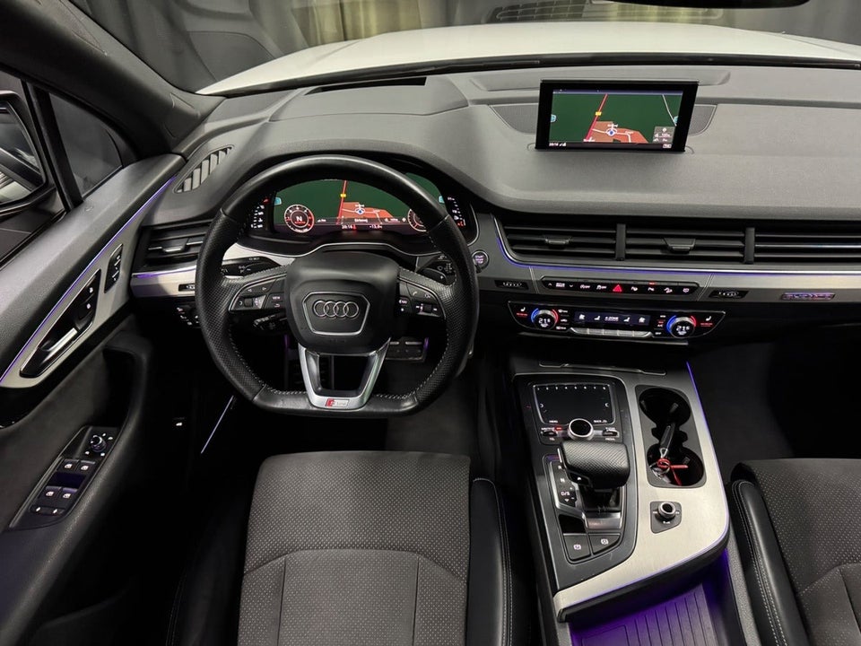 Audi Q7 3,0 TDi 272 S-line quattro Tiptr. 7prs 5d