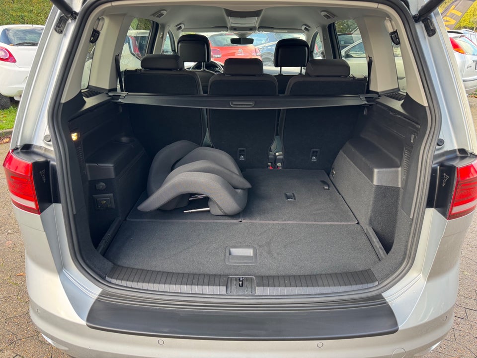 VW Touran 1,6 TDi 115 IQ.Drive DSG 7prs 5d