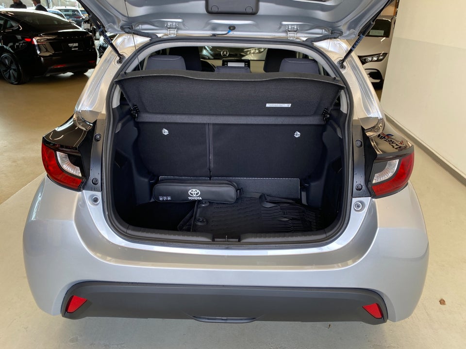 Toyota Yaris 1,5 Hybrid Essential e-CVT 5d