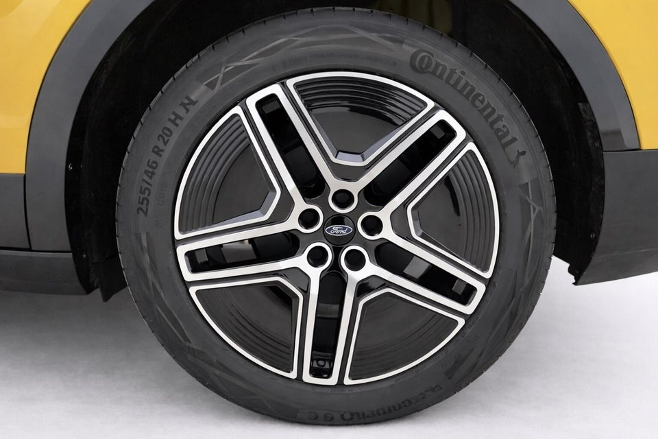 Ford Capri 77 Premium Extended Range 5d