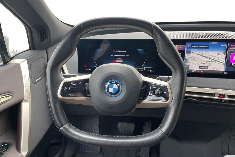 BMW iX xDrive40 Supercharged 5d
