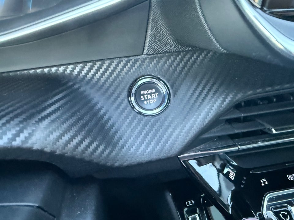 Peugeot 208 1,2 PureTech 100 Allure Sky 5d